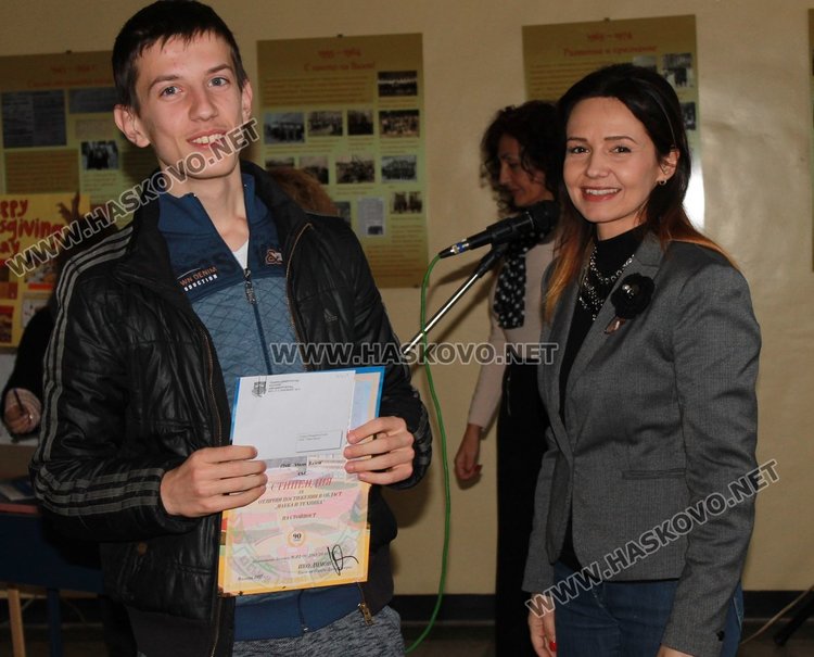 41 вазовци - отличени със стипендии по Наредбата за даровити деца