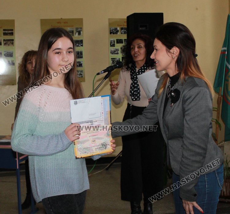 41 вазовци - отличени със стипендии по Наредбата за даровити деца