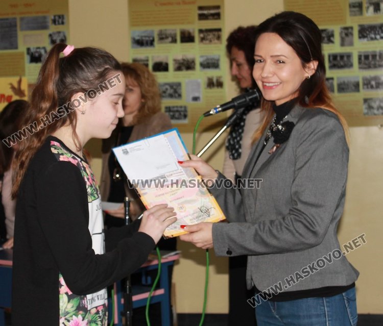 41 вазовци - отличени със стипендии по Наредбата за даровити деца