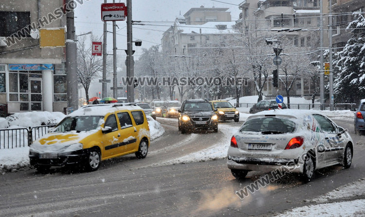 Снегът идва в Хасково тази нощ, жълт код за опасни валежи