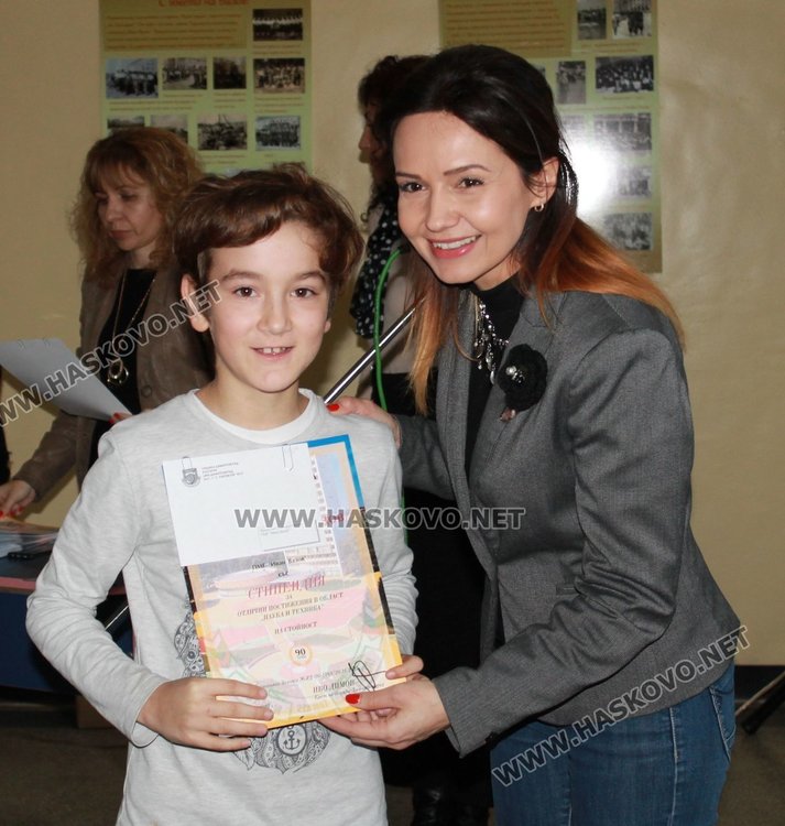 41 вазовци - отличени със стипендии по Наредбата за даровити деца