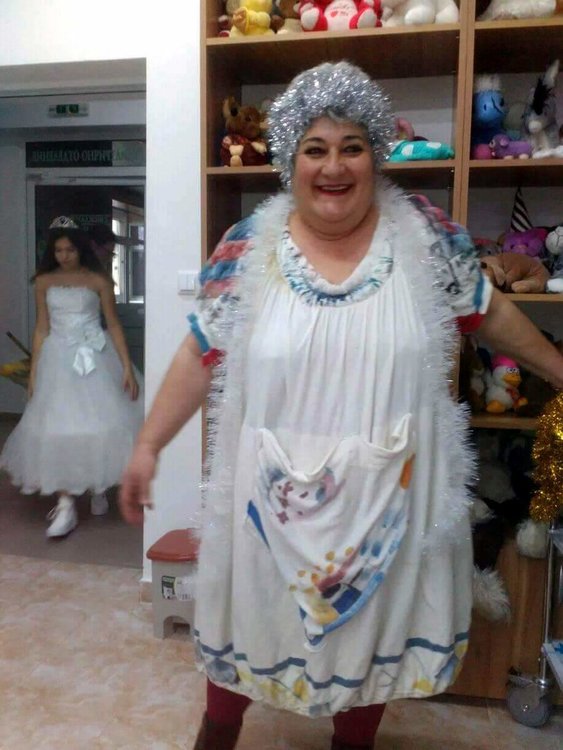 Дядо Коледа зарадва малките пациенти в Детското отделение на болницата в Смолян