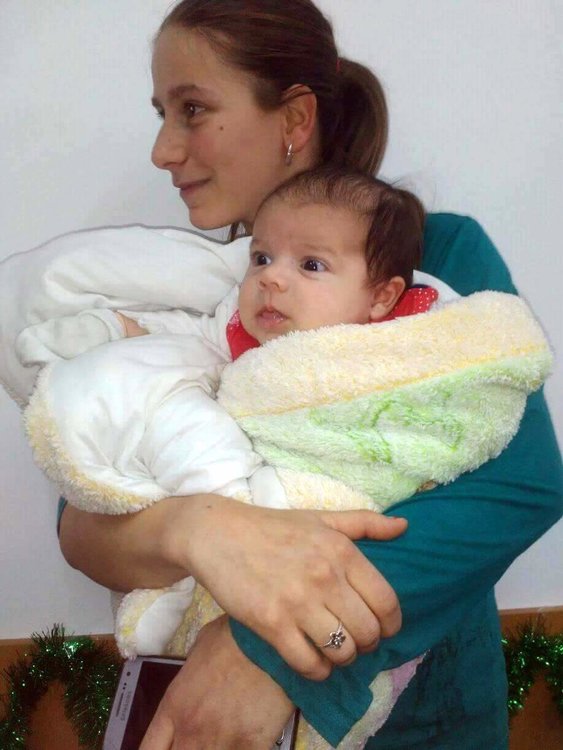 Дядо Коледа зарадва малките пациенти в Детското отделение на болницата в Смолян