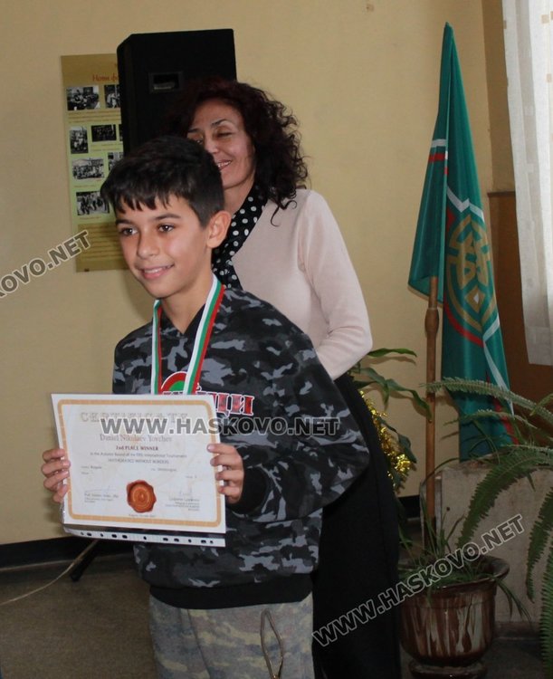 41 вазовци - отличени със стипендии по Наредбата за даровити деца