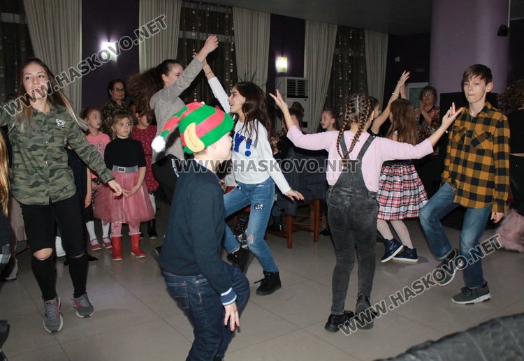 "Галаксико" организира Коледен купон за своите възпитаници