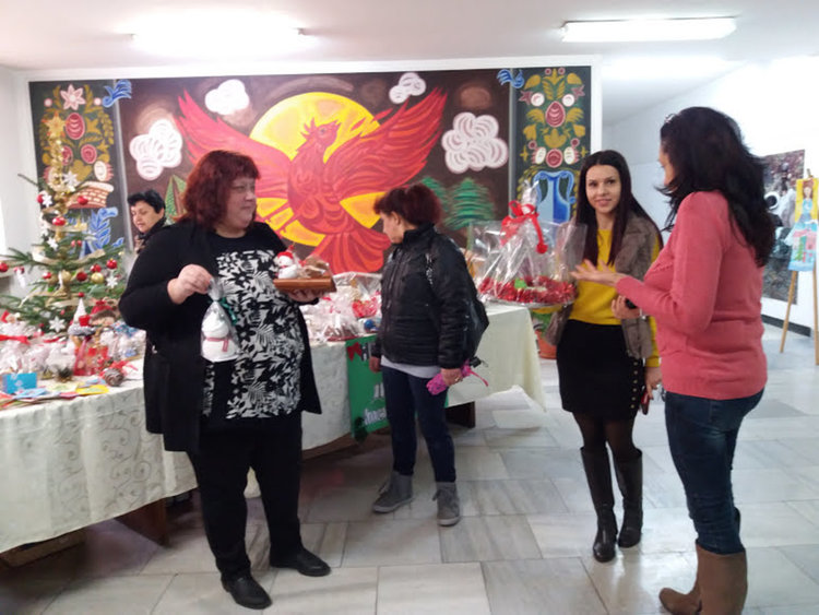 С коледен базар "Марица" набира средства за площадка по Безопасност на движението