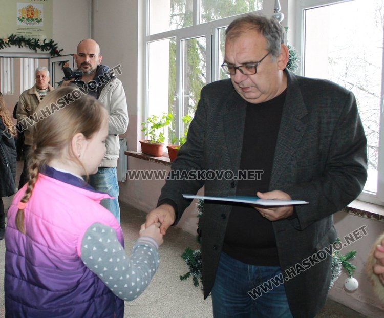 10 каравеловци с медали от националното състезание "Моята родина"