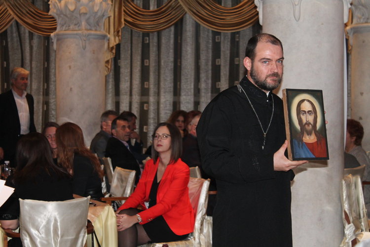 Събраха над 20 000 лева за църквата в Орфей на благотворителен бал 