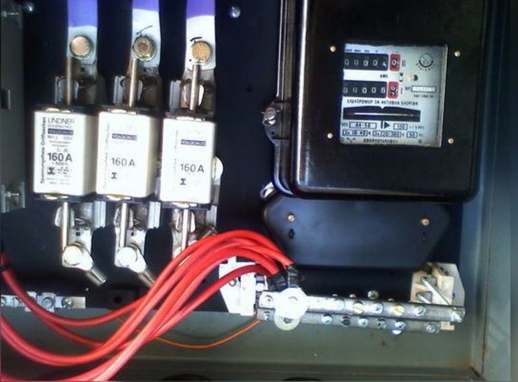 Засякоха кражба на ток на бул."Раковски"