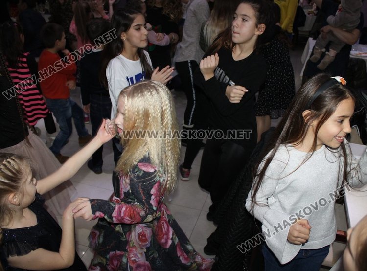 На Коледен купон "Галаксико" отчете една звездна година