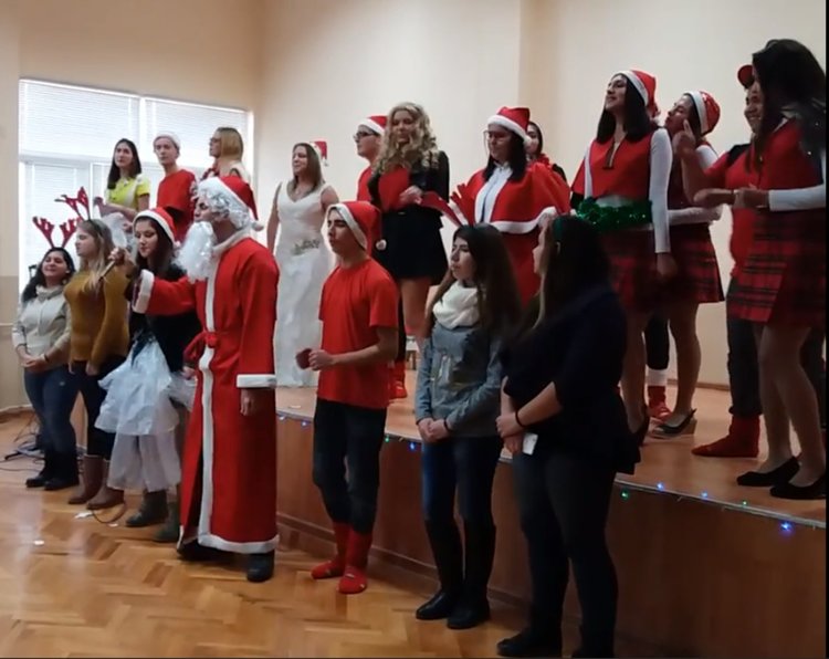 Коледното настроение завладя ПГСС