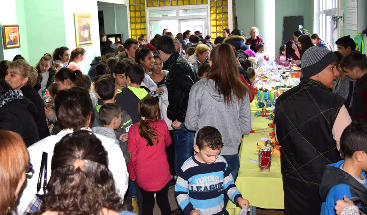 1313 лева от Коледнен базар за четири болни деца от Стамболово