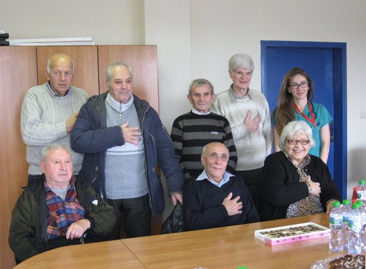 Д-р Велина Докторова и благодарни пациенти с "нови сърца"