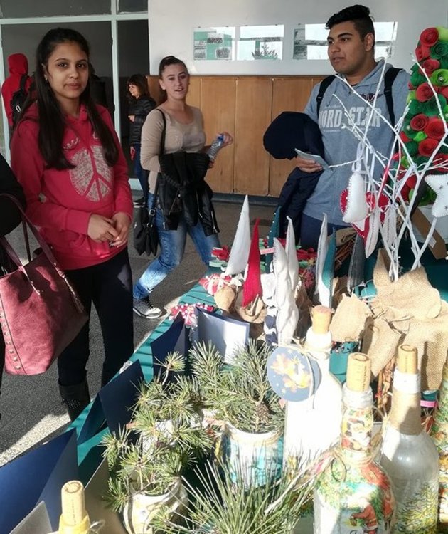 Коледното настроение завладя ПГСС