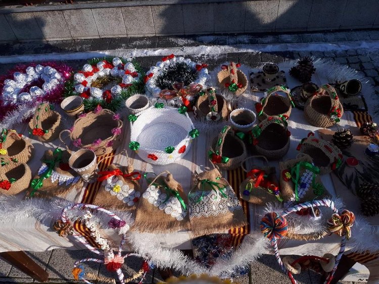 В Неделино организират коледен базар, събраните средства са за центъра за хора с увреждания в града