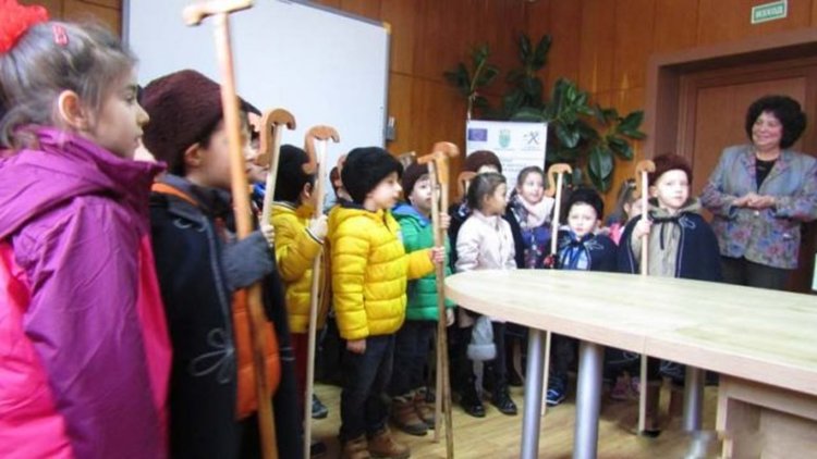 Себихан Мехмед зарадва коледари с лакомства и… 680 хил.лева