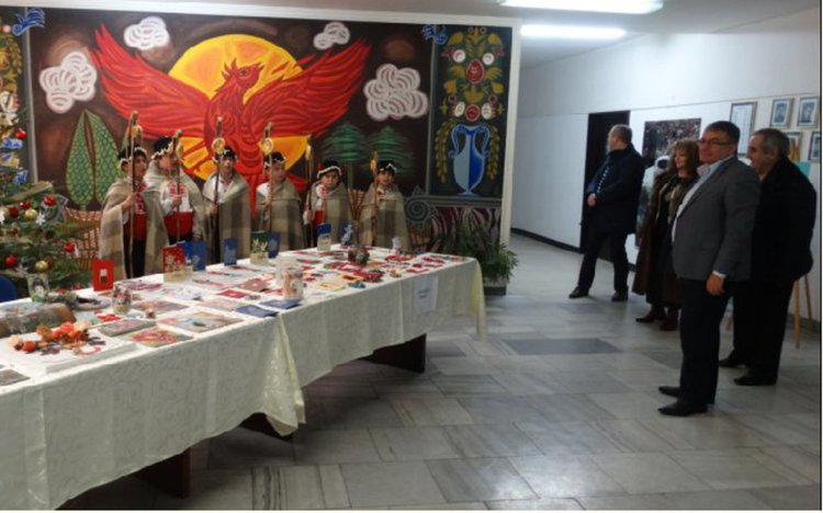 Дебърски коледари наричаха в Общината