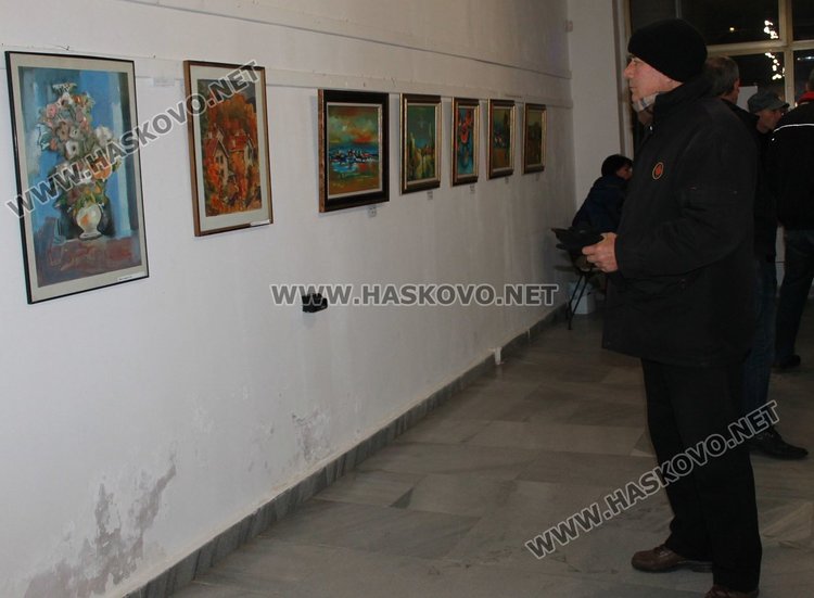 Млади таланти с първо участие в Коледната изложба в Димитровград