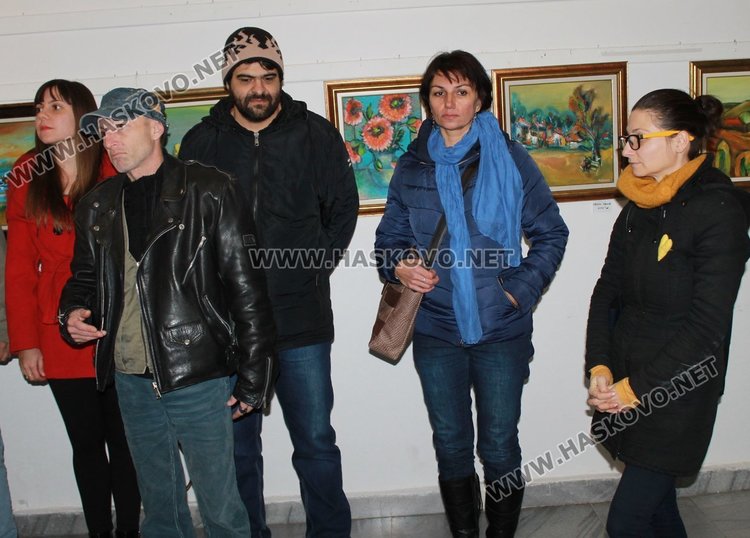 Млади таланти с първо участие в Коледната изложба в Димитровград