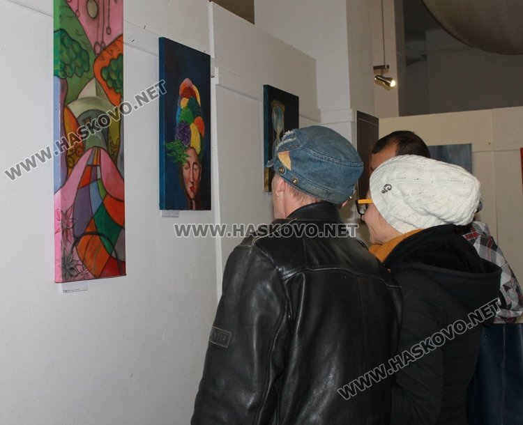 Млади таланти с първо участие в Коледната изложба в Димитровград