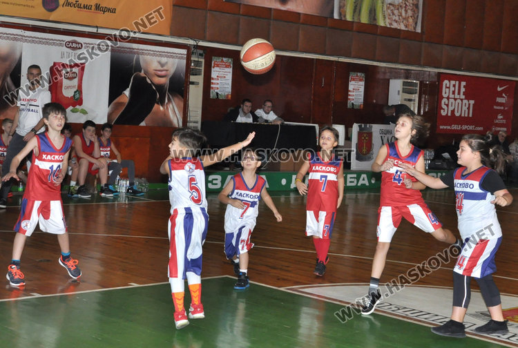 Баскетболна легенда от Хасково аплодира мач на звездите в „Дружба“