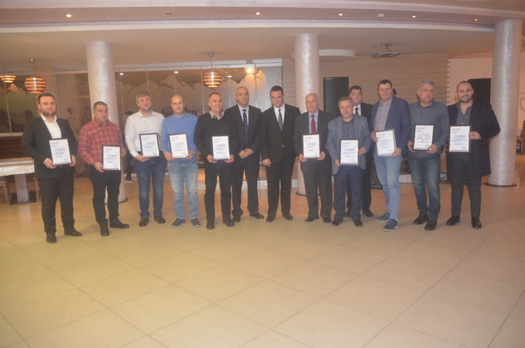 Отличените