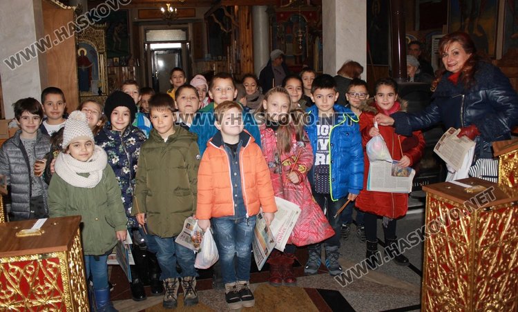 Днес първите посетители в църквата бяха първокласници от ОУ "П.Славейков" с класен ръководител Петя Йорданова.