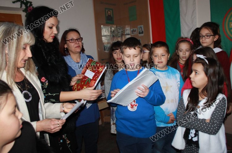 Отличиха каравеловци с грамоти от две състезания