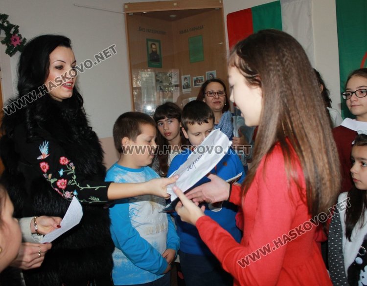 Отличиха каравеловци с грамоти от две състезания