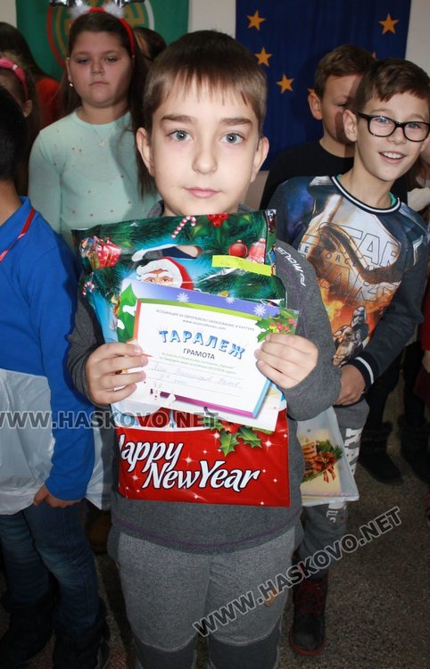 Отличиха каравеловци с грамоти от две състезания