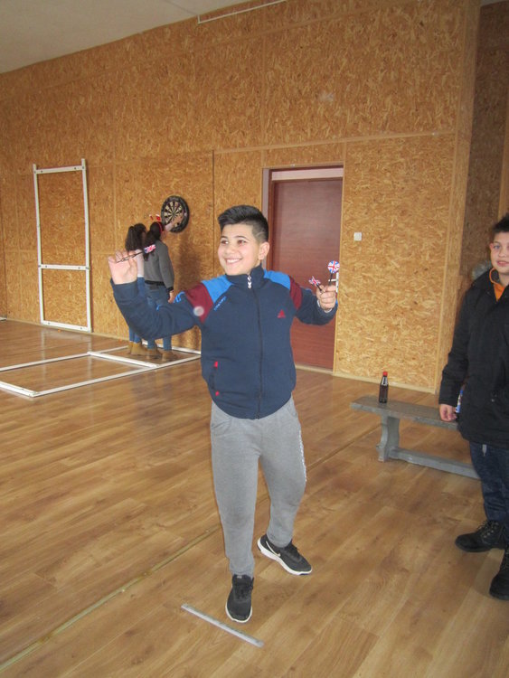 72 деца се състезаваха за наградата на традиционния Коледен турнир по дартс