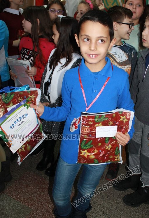 Отличиха каравеловци с грамоти от две състезания