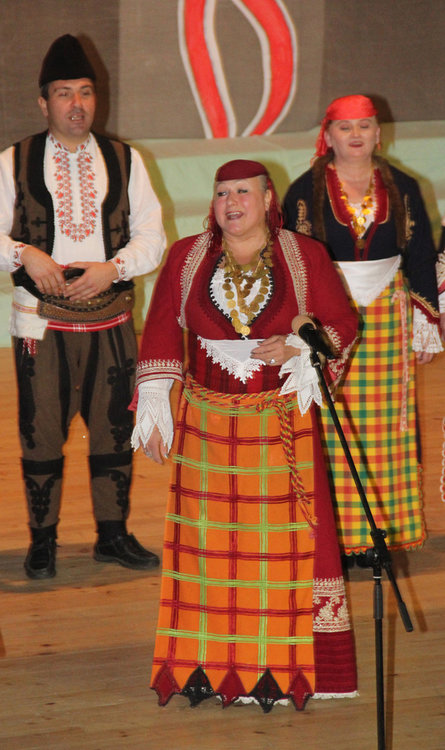 Гайди, танци, почетни награди и юбилейни отличия в коледния концерт на читалище „Христо Ботев“ в Смолян