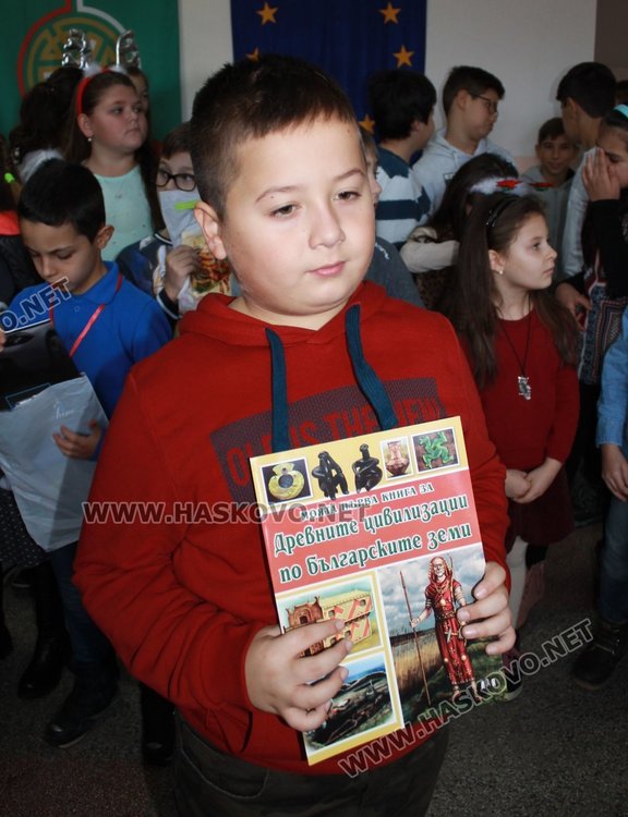 Отличиха каравеловци с грамоти от две състезания