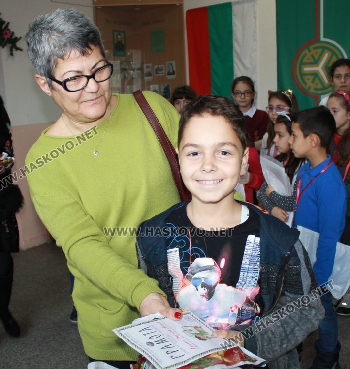 Отличиха каравеловци с грамоти от две състезания