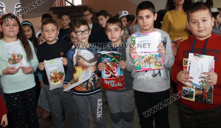 Отличиха каравеловци с грамоти от две състезания