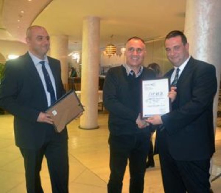 Награда за Идеал фешън като социален партньор