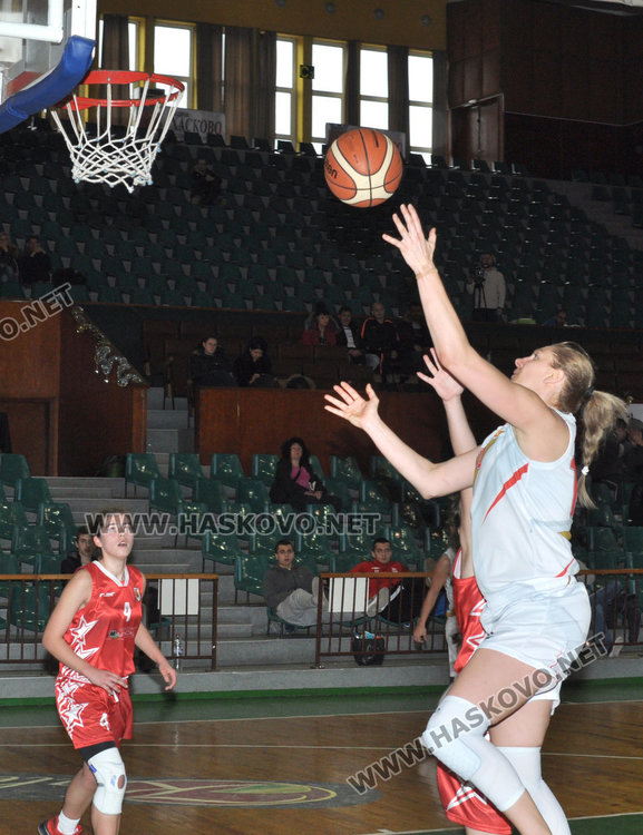 Баскетболистките на Хасково разгромиха "Асеновец"