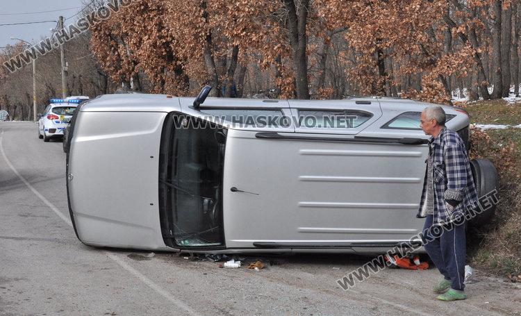 Шофьор на Опел се обърна край „Кенана“