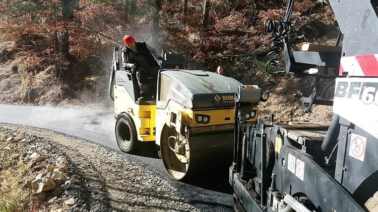 Положиха нов асфалт между Гърбище и Теменуга