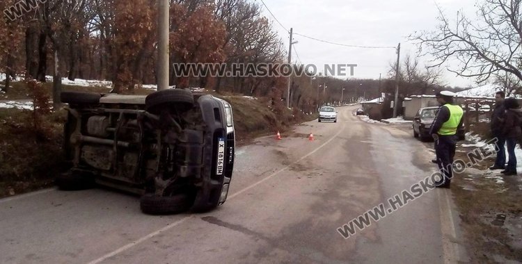 Шофьор на Опел се обърна край „Кенана“