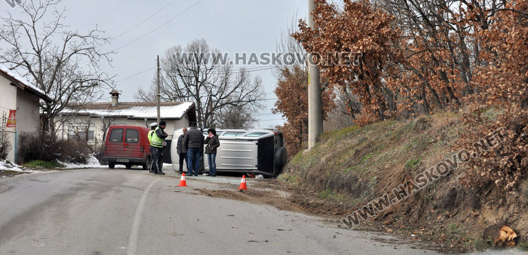 Шофьор на Опел се обърна край „Кенана“