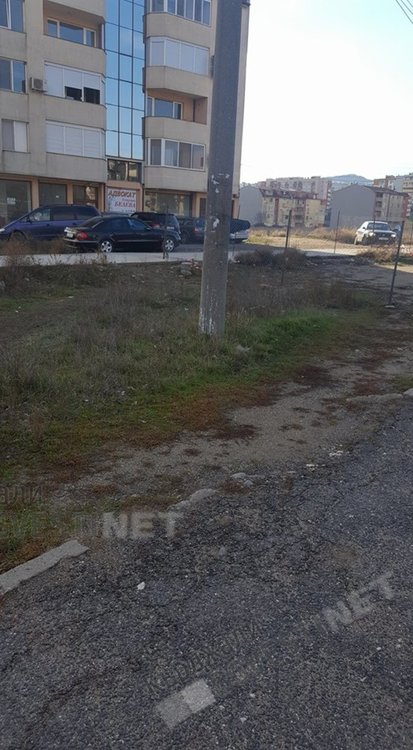 Кърджалиец си „подари” електрически стълб за Коледа, съседи се оплакват, че ще ходят по тъмно