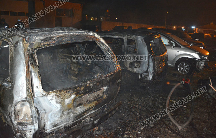 Автоклада в Харманли- шест коли изгоряха