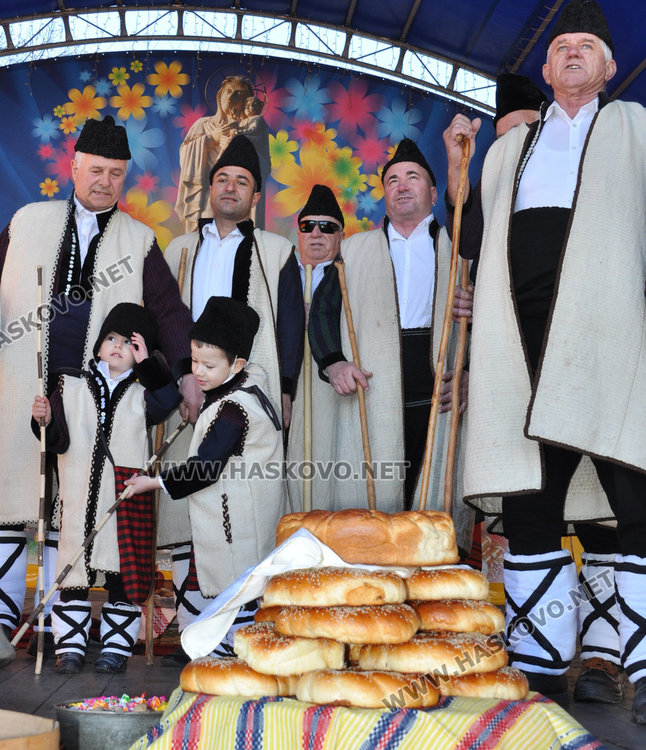 Хасковлии прогониха зимата с обичая „Джамал”