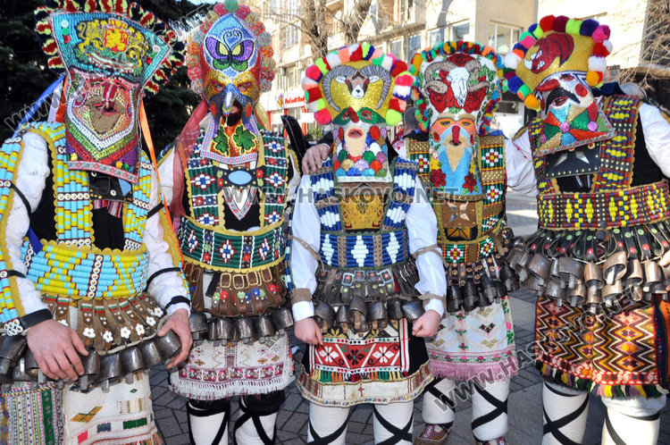 Хасковлии прогониха зимата с обичая „Джамал”