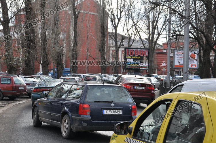 Автотапа в центъра на Хасково