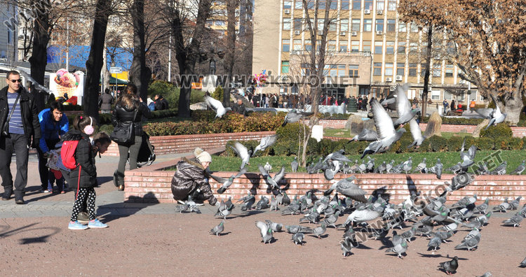 Облачно с превалявания ще е времето днес