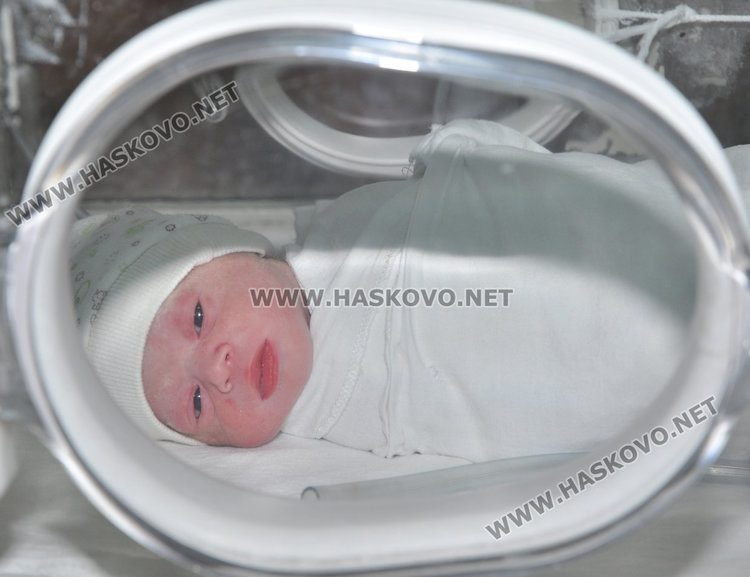 Ема е първото бебе в Хасково за 2018-а