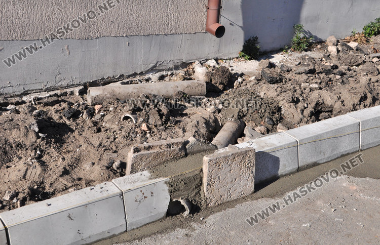 „Екопрогрес“ ремонтира над 5000 кв.м. тротоари и 15 000 квадрата улици